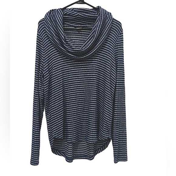 Lucky Brand Tops - Lucky brand women’s blue and white striped long sleeve with swoop neck small